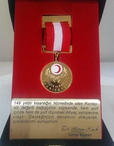 Türk Kızılayı'ndan kan bağışçılarına madalya 