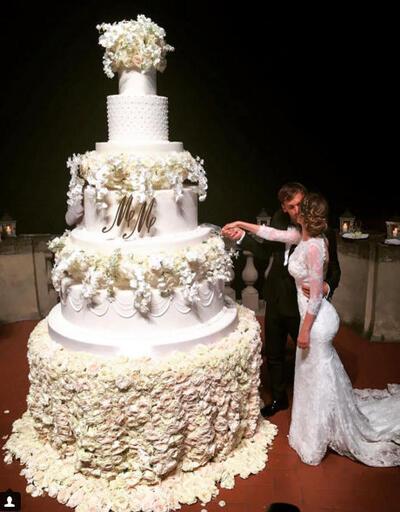 Ünlü futbolcunun düğününde 2,5 metrelik pasta