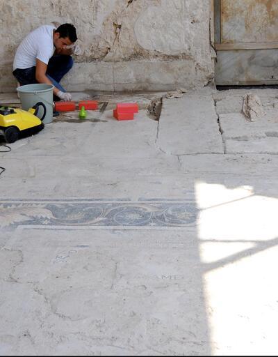 Perge Antik Kenti'nde eşsiz mozaik gün yüzüne çıkarılıyor