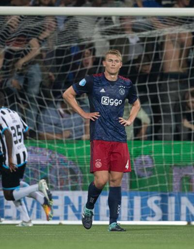 Ajax lige mağlubiyetle başladı