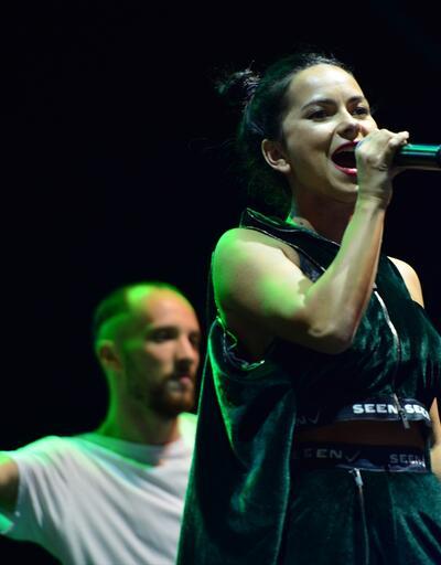 Dünyaca ünlü şarkıcı Inna Çanakkale'de konser verdi