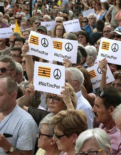 Barselona'da binlerce kişi hayatını kaybedenleri andı
