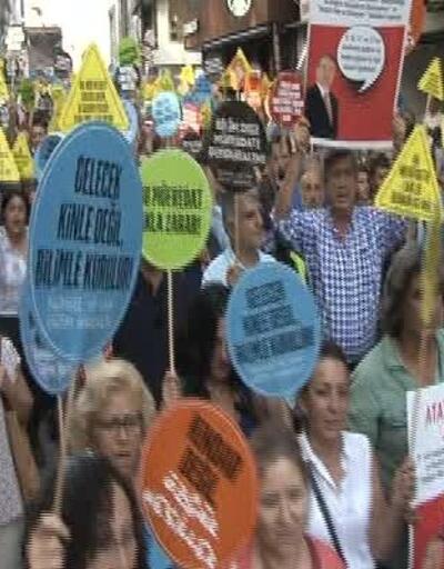 Kadıköy'de 'Bilim Dışı Müfredatı Durduralım' eylemi