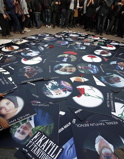 10 Ekim'de öldürülenler katliamın 3. yılında Ankara Garı önünde anıldı