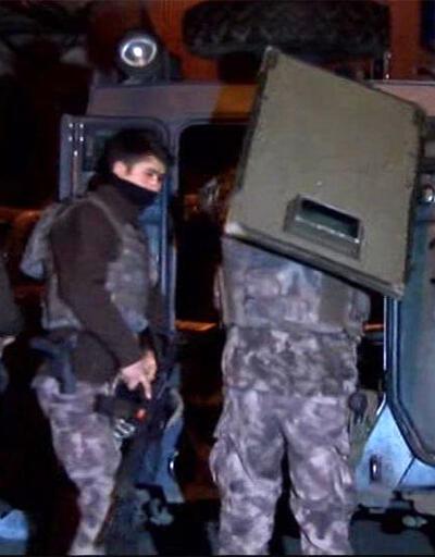 Son Dakika... İstanbul'da terör operasyonu: İki kişi silahlarıyla yakalandı
