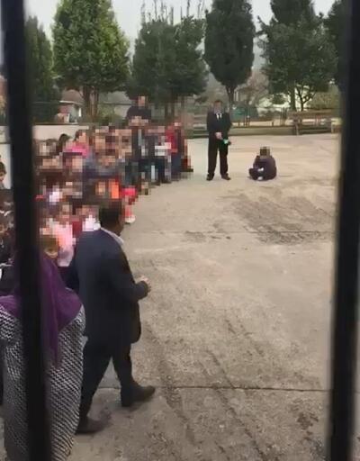 24 Kasım Öğretmenler Günü'nde ilkokul öğrencisini betona oturttu