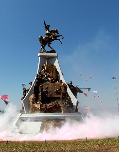 Menderes Türel'den Atatürk heykeli sözü