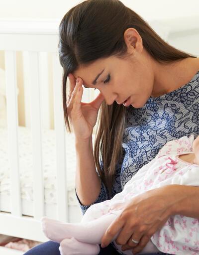 Bebeğini sallayarak uyutan anneler dikkat: En büyük hata