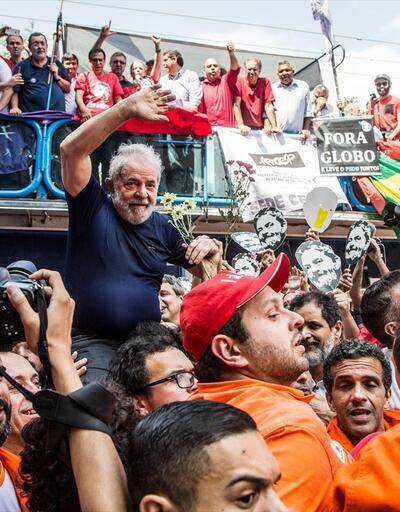 Eski Brezilya Devlet Başkanı Lula teslim oldu