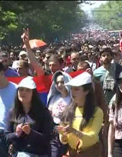 Ermenistan'da eylemciler yine sokağa döküldü