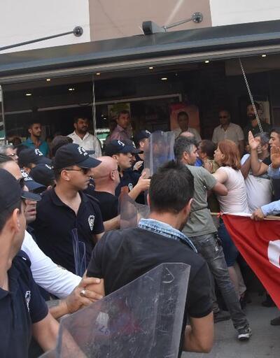  İzmir'de, eylemci pazarcılara biber gazlı coplu müdahale