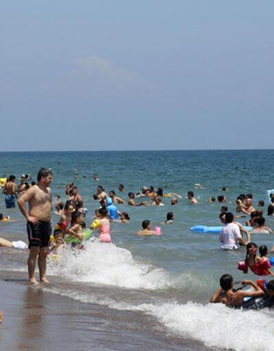 Antalya sahillerinde yoğunluk 