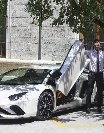 AK Partili Sofuoğlu Meclis'e Lamborghini ile geldi