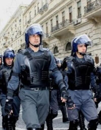 Azerbaycan'daki protestolarda kan aktı: 2 polis öldü