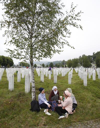 Srebrenitsa kurbanları soykırımın 23. yılında anıldı