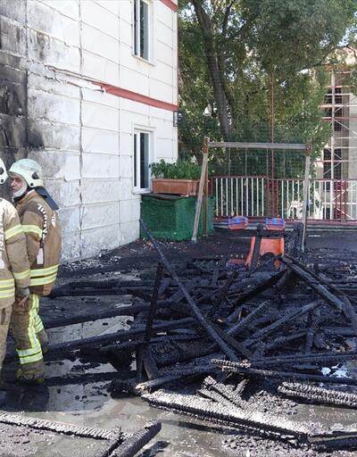 Fatih'te okul bahçesinde yangın