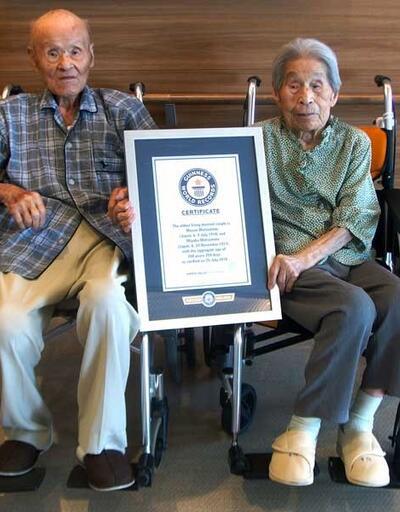 Dünyanın en yaşlı çifti: 80. yıl dönümlerini kutladılar