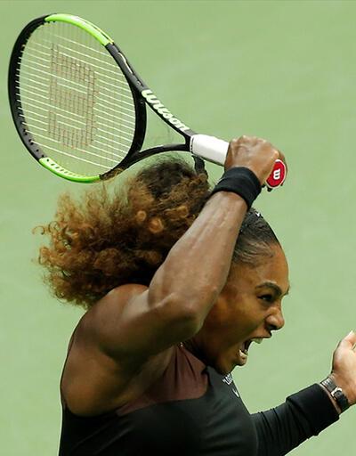 Serena Williams raket kırdı, hakemle tartıştı