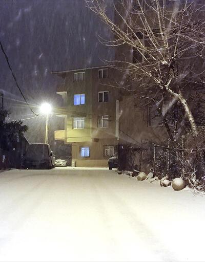 İstanbul'da kar yağışı kenti beyaza bürüdü