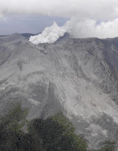 Japonya'da Shindake yanardağı patladı