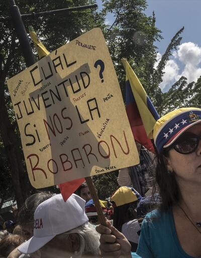 Venezuela'da taraflar yeniden sokakta