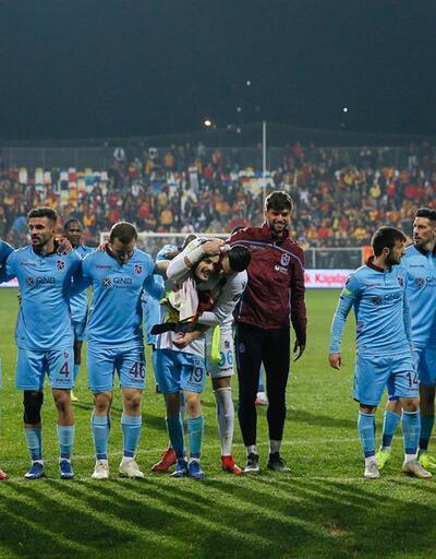 Göztepe taraftarları Trabzonsporlu futbolcuları ayakta alkışladı