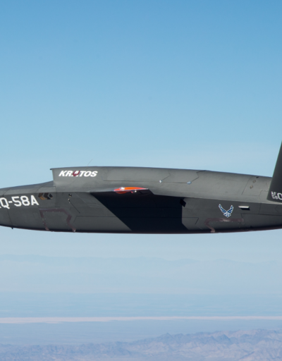 ABD 2.5 yıldır üzerinde çalışıyordu: İnsansız savaş uçağı test edildi