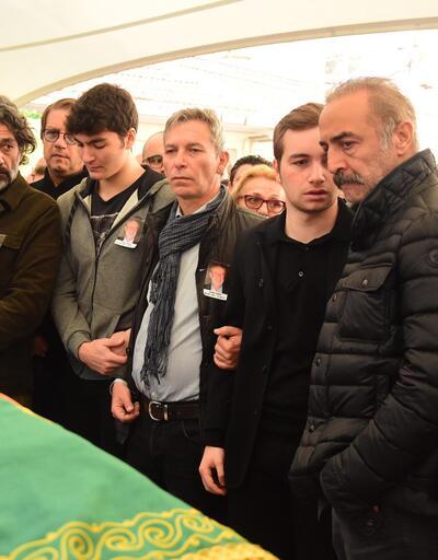 Yılmaz Erdoğan, Demet Akbağ'ın oğlu Ali Çika'yı böyle teselli etti