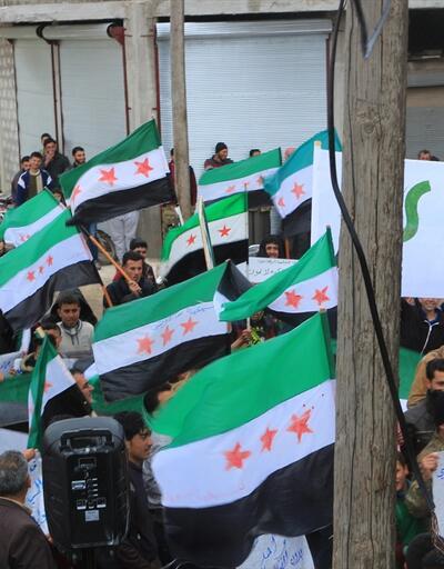 Suriye'de, iç savaşın 8. yılında gösteriler düzenlendi