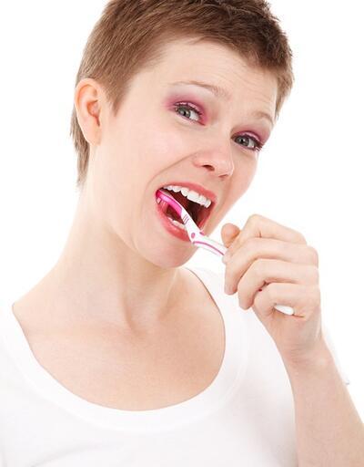 Diş teli olanlara ağız bakımı uyarısı