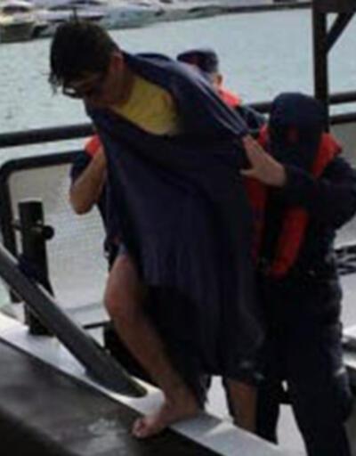 Yüzerek Sakız Adası'na gitmeye çalışırken kurtarıldı