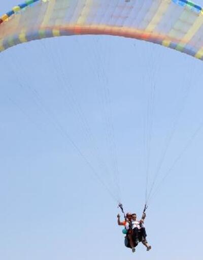 Türkiye Yamaç Paraşütü Hedef Şampiyonası 3'ncü etabı Samandağ'da yapıldı