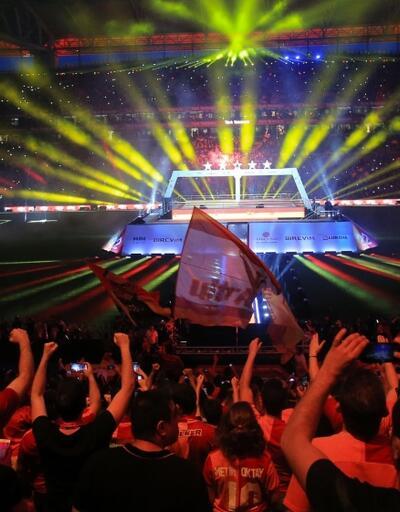 Galatasaray'ın şampiyonluk kutlaması CANLI İZLE
