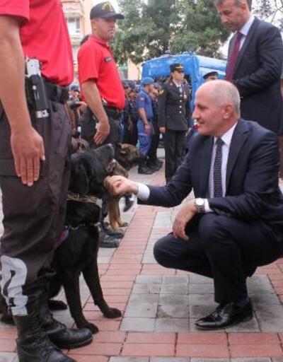 Jandarmanın 180'inci yıl kutlamalarında özel eğitimli köpekler ilgi odağı oldu