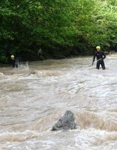 Araklı'daki selde kayıp 2 kişi aranıyor