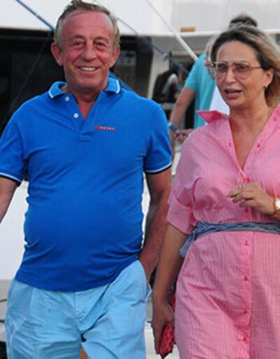 Ali Ağaoğlu eski eşi ile yürüyüş yaptı