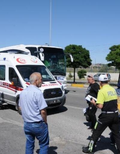 Yolcu otobüsü TIR'a çarptı: 6 yaralı