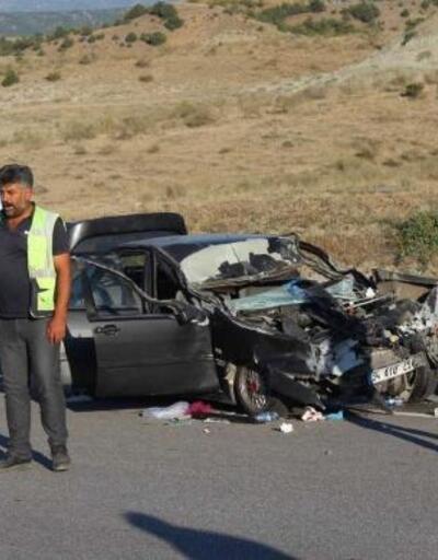 Kastamonu'da otomobil TIR'a çarptı: 6 yaralı