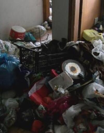 Ataşehir'de 2 daireden kilolarca çöp çıktı