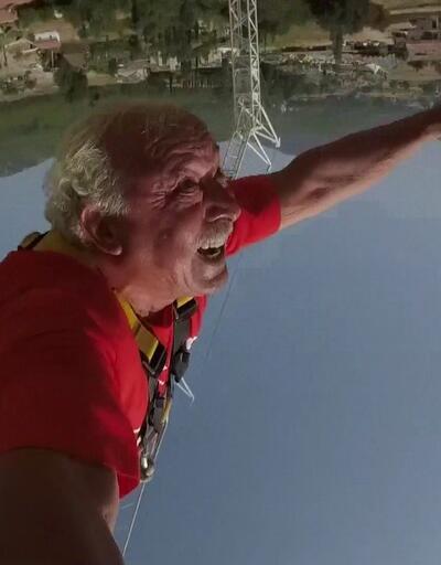 72 yaşındaki profesörün 'bungee jumping' deneyimi