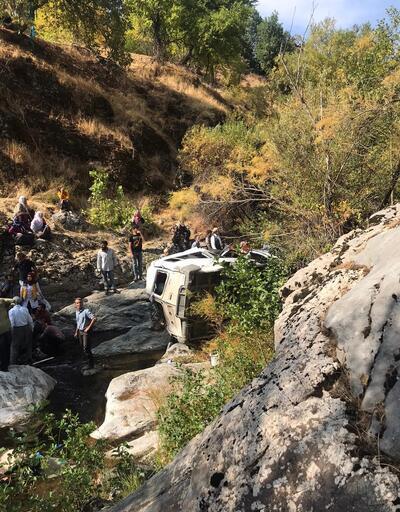 Son dakika... Diyarbakır'da minibüs devrildi: 2 ölü, 5 yaralı
