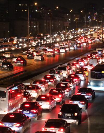 İstanbul'da trafik durma noktasına geldi 