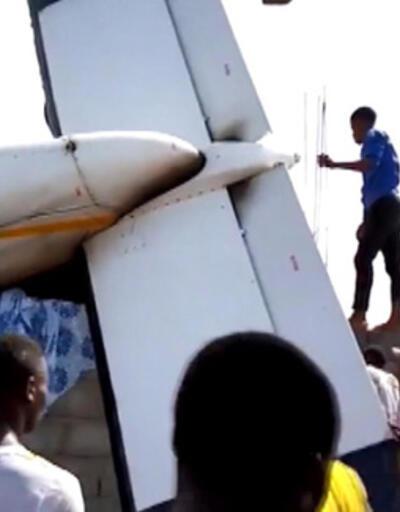 Kongo Demokratik Cumhuriyeti'nde yerleşim merkezine uçak düştü: 29 ölü