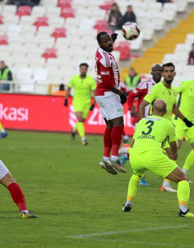 Esenler Erokspor Süper Lig liderini yendi
