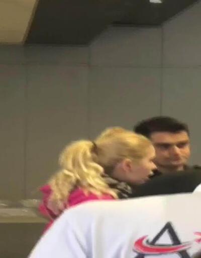 Aleyna Tilki havalimanında olay çıkardı