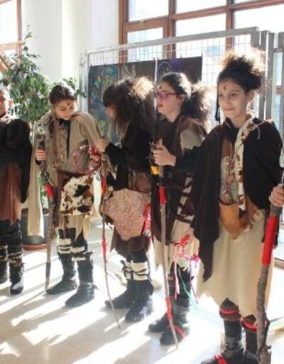 Öğrenciler Urla'da 'Göbeklitepe' sergisi açtı