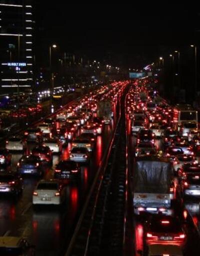 İstanbul'da trafik yoğunluğu yüzde 83'lere ulaştı