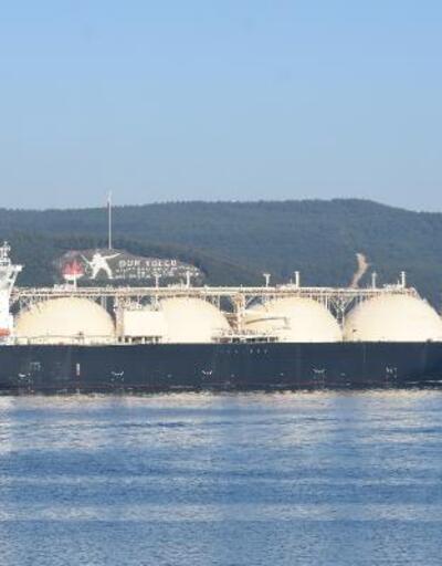 Çanakkale Boğazı, doğal gaz tankerinin geçişi sırasında tek yönlü kapatıldı