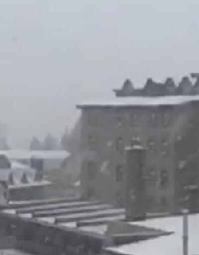 Uludağ'da kar yağışı başladı