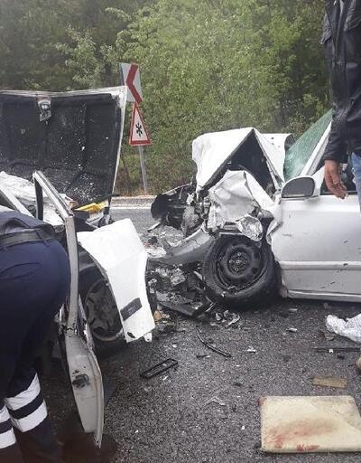Ankara'da otomobiller çarpıştı: 2 ölü, 3 yaralı